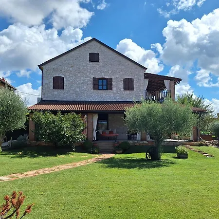 Oliva 4*